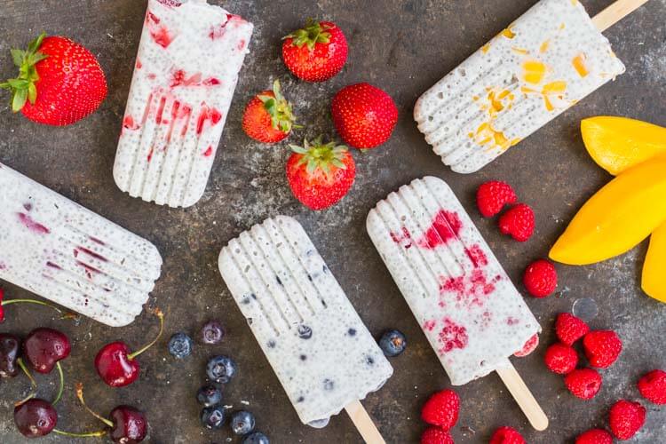 Chia Pudding Popsicles (dairy free) \ www.savorylotus.com