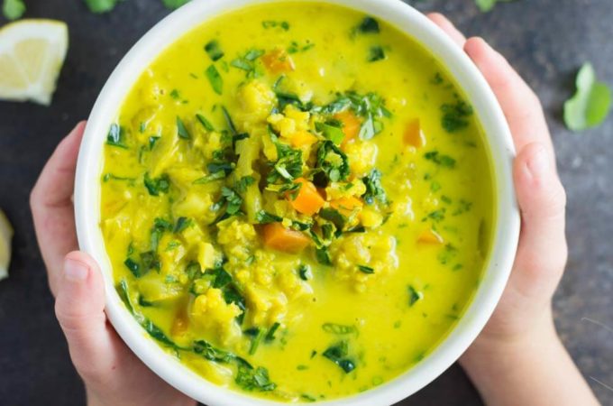 Curried Cauliflower and Kale Soup \\\ www.savorylotus.com