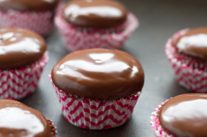 2 Ingredient Chocolate Glaze | www.savorylotus.com