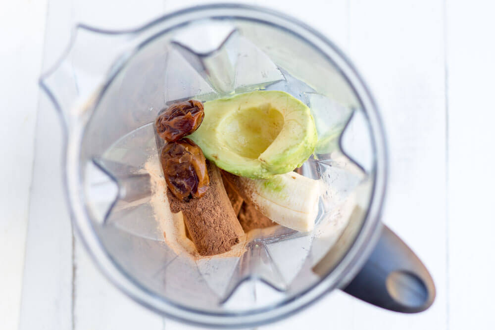 Chocolate Avocado Date Smoothie (dairy free) // www.savorylotus.com