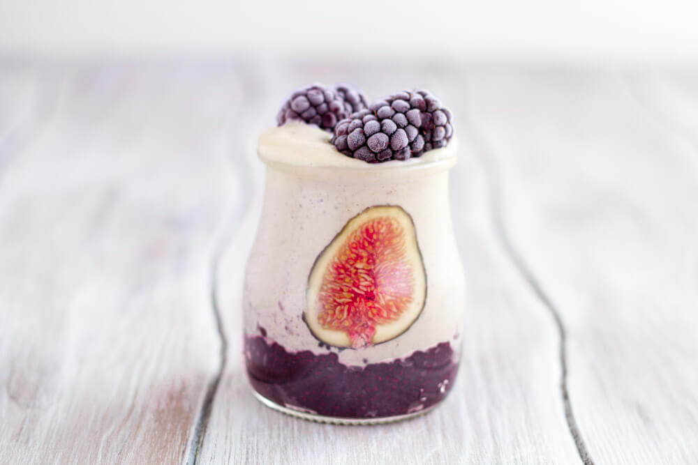 Creamy Cashew Cardamom Fig Smoothie (dairy free) ___ www.savorylotus.com