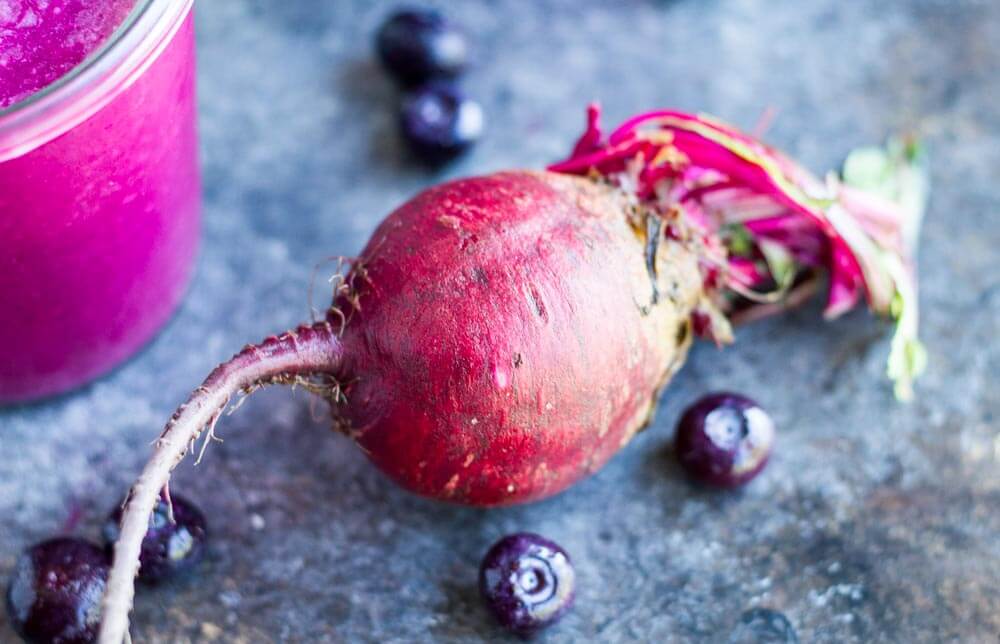 Blueberry Beet Smoothie ---- www.savorylotus.com
