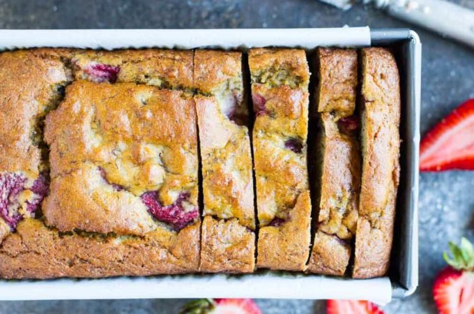Strawberry Banana Bread (gluten free, paleo, sugar free) \ www.savorylotus.com