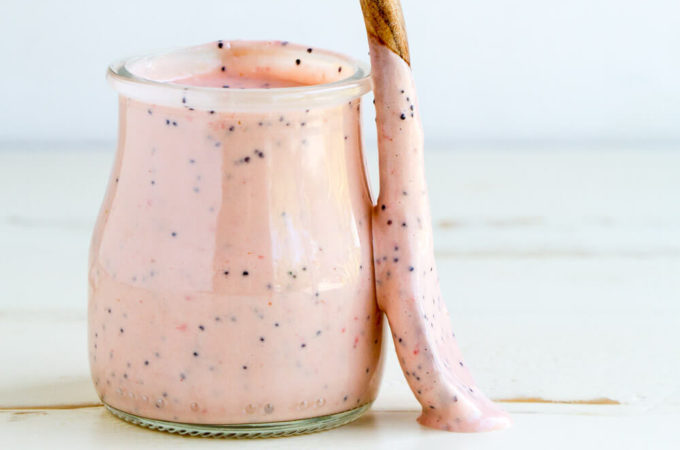 Creamy Strawberry Poppyseed Dressing (dairy free) | www.savorylotus.com