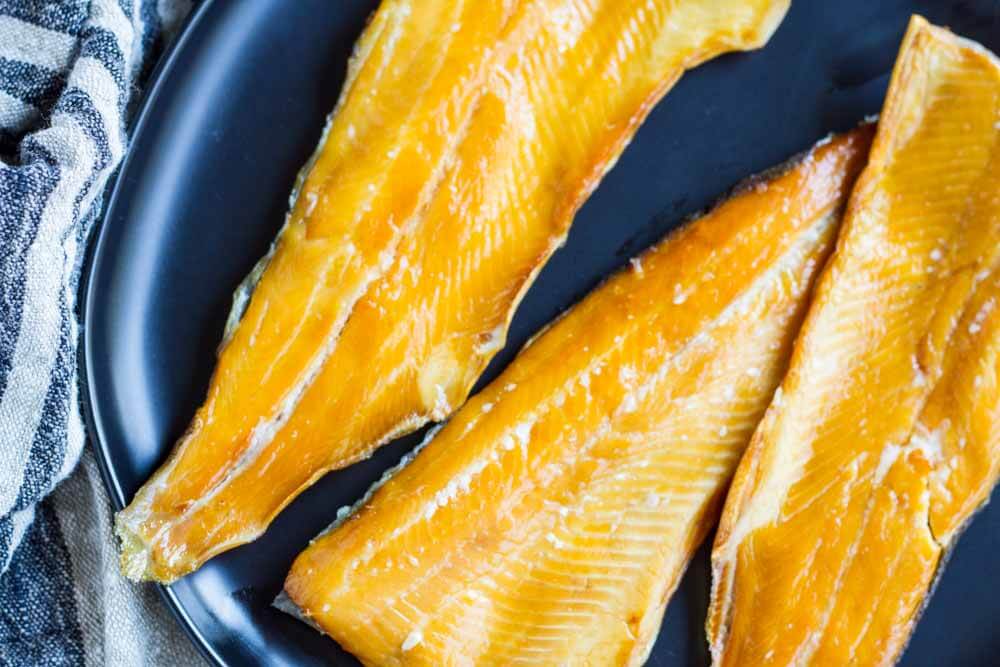 Smoked Trout Salad with Creamy Lemon Dill Dressing -- www.savorylotus.com