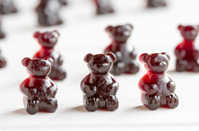 Immune Boosting Elderberry Gummy Bears | www.savorylotus.com