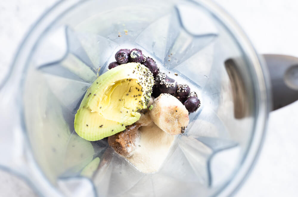 Blueberry Collagen Smoothie -- www.savorylotus.com