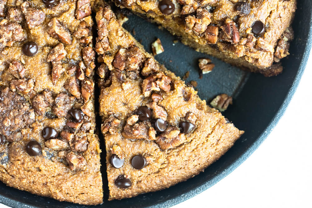 slice of cake in black skillet