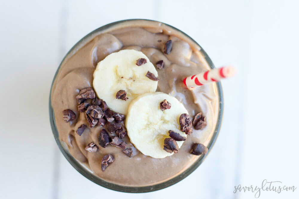 Chocolate Avocado Date Smoothie (dairy free) | www.savorylotus.com