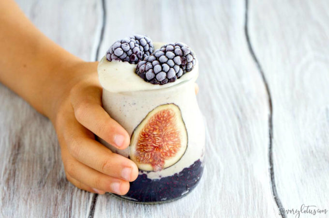 Creamy Cashew Cardamom Fig Smoothie (dairy free) |||| www.savorylotus.com