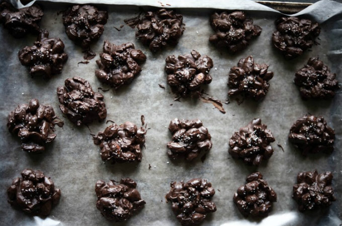 Salted Mexican Chocolate Clusters | www.savorylotus.com